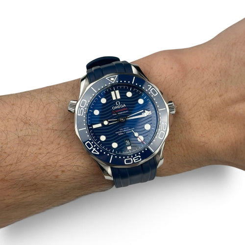 2023 Omega Seamaster 300M Blue Rubber 210.32.42.20.03.001 Box Papers