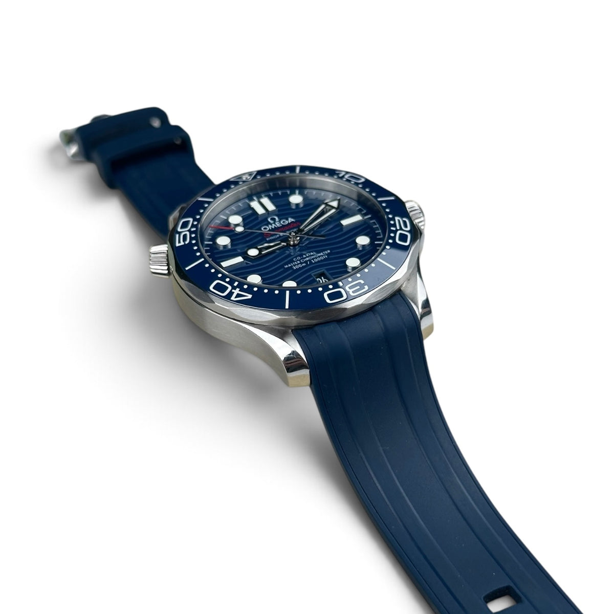 2023 Omega Seamaster 300M Blue Rubber 210.32.42.20.03.001 Box Papers